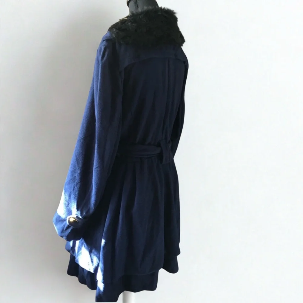 Black Coat with Fur Trim - XL - Picture 3 of 7